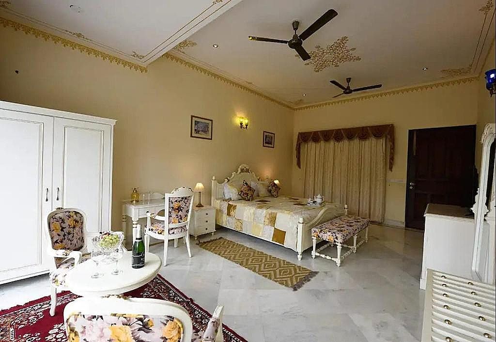 Honeymoon Suite with Jacuzzi and Private Sit out