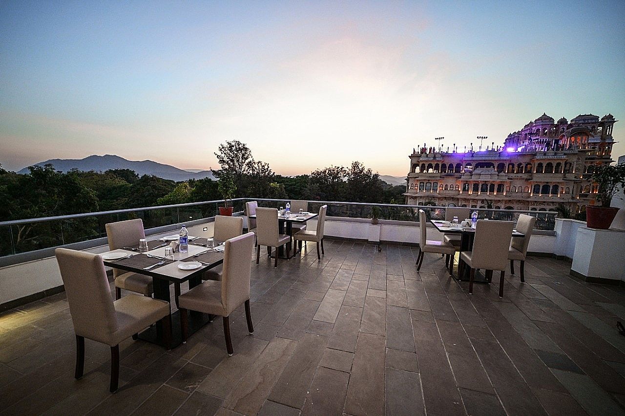 undefined The Ramvilas - A Rooftop Lake View Hotel in Udaipur 4