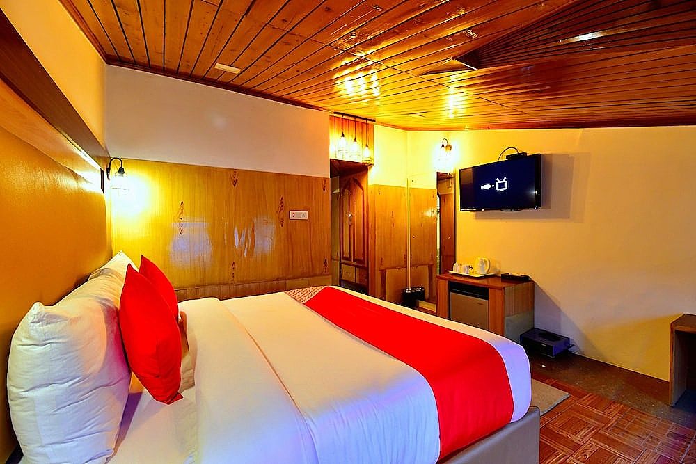 Capital O 30169 Signature Manaali Deluxe Double or Twin Room, 1 King Bed