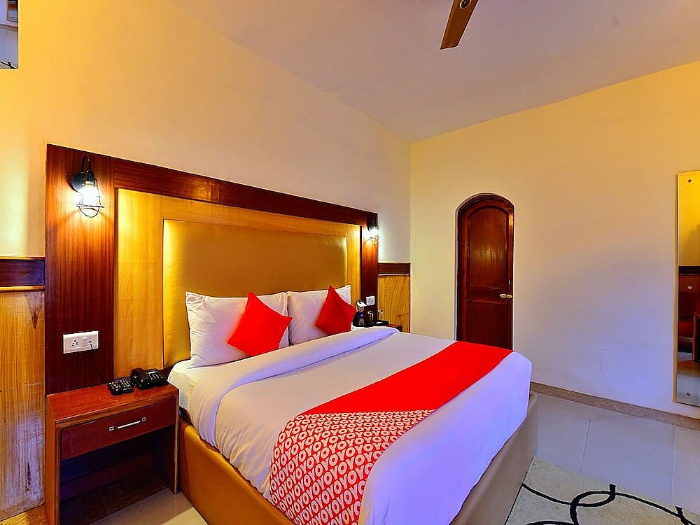 Capital O 30169 Signature Manaali Double or Twin Room 2