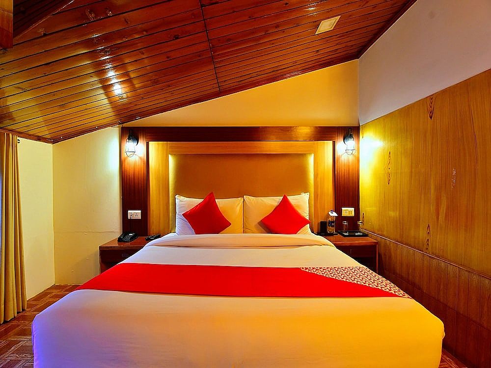 Capital O 30169 Signature Manaali Double or Twin Room 13