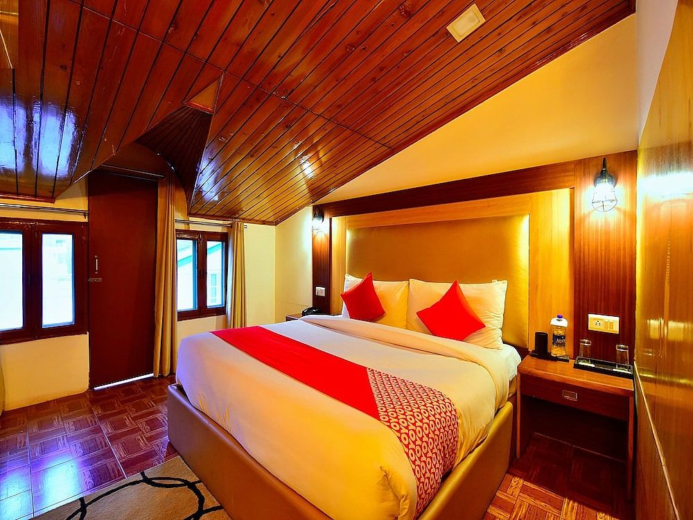 Capital O 30169 Signature Manaali Double or Twin Room 3