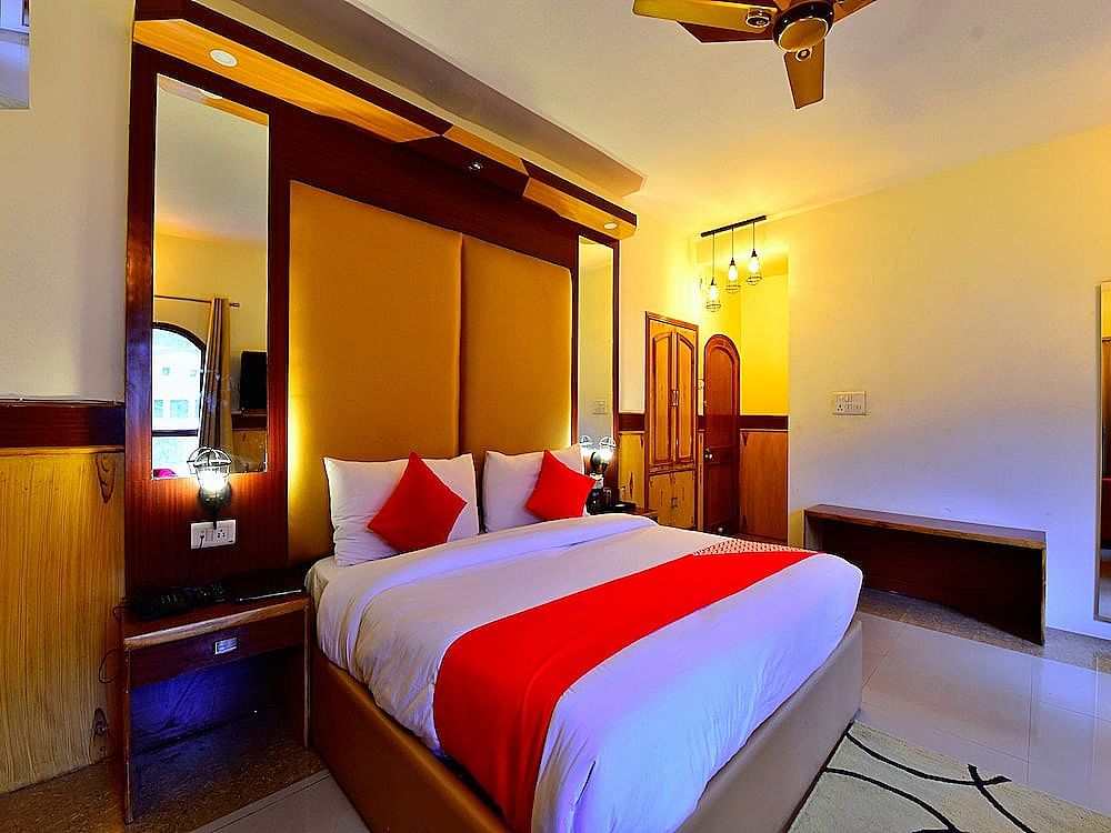 Capital O 30169 Signature Manaali Double or Twin Room 10