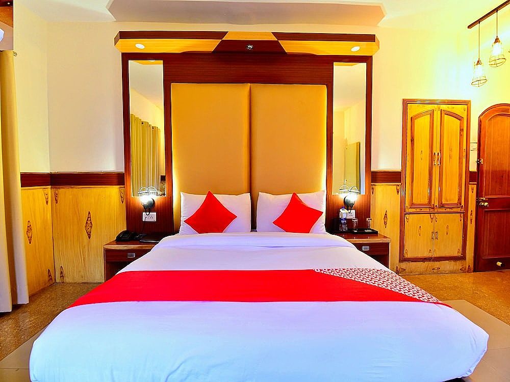 Capital O 30169 Signature Manaali Double or Twin Room 12