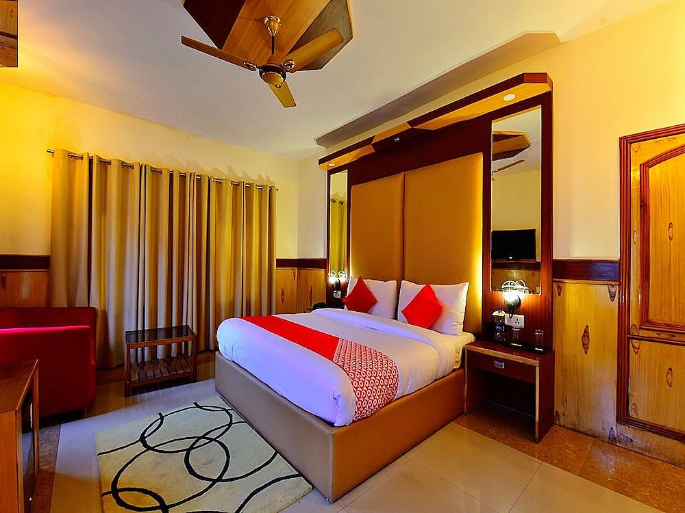 Capital O 30169 Signature Manaali Double or Twin Room 9