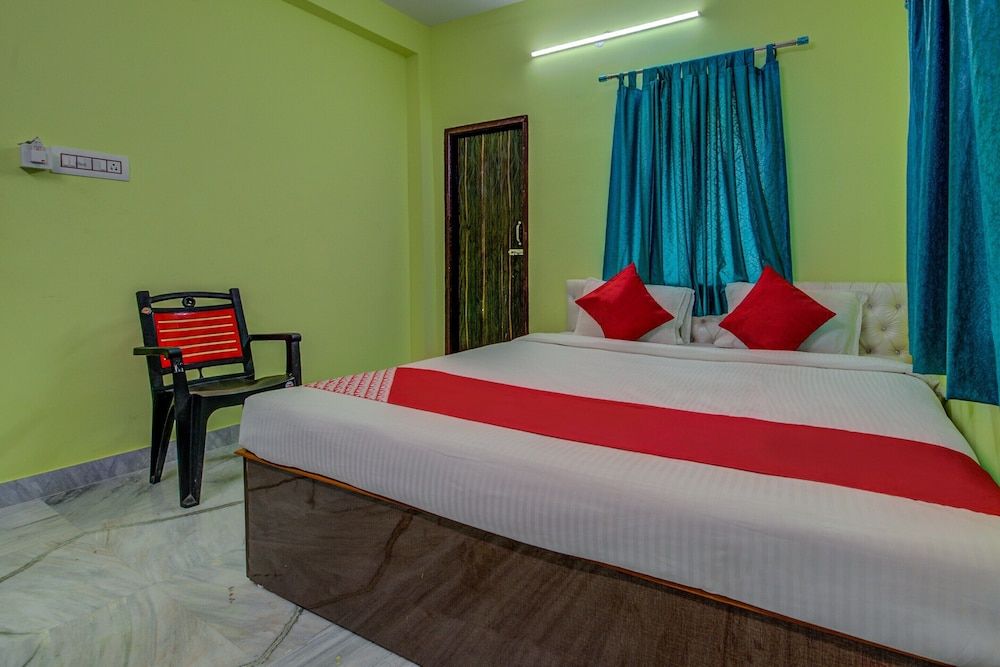 OYO Flagship 13777 VIP Palace Standard Double Room 4