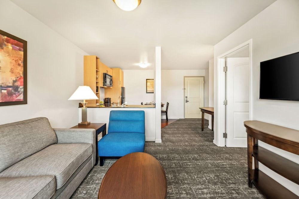 Ledgestone Suites Hotel Yakima Comfort Suite, 1 Queen Bed with Sofa bed, Roll-in Shower 8