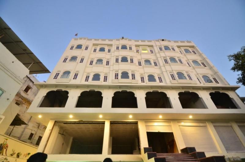 Aaram Mahal by Pachar Group