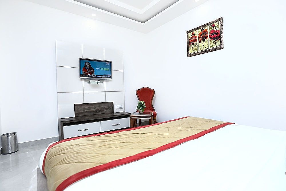 Luxe Stayz Heritage Street Deluxe Room 10