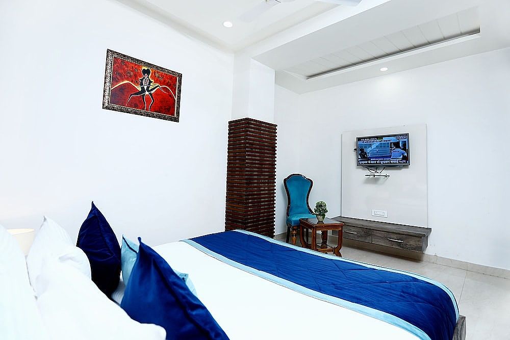 Luxe Stayz Heritage Street Deluxe Room 8