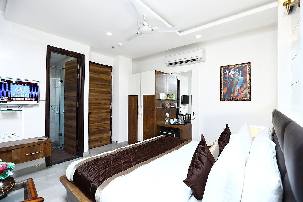 Luxe Stayz Heritage Street Deluxe Room 16