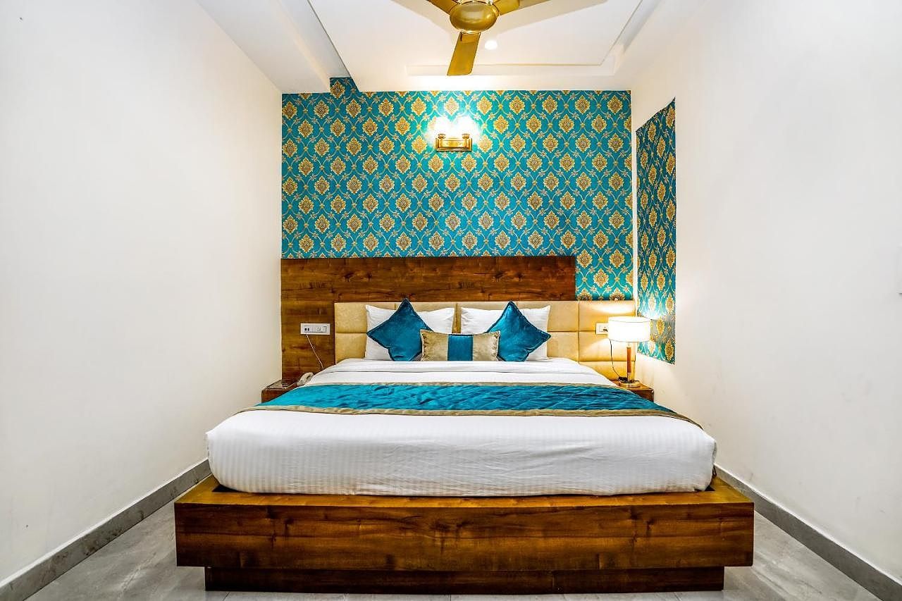 Luxe Stayz Heritage Street Deluxe Room 6