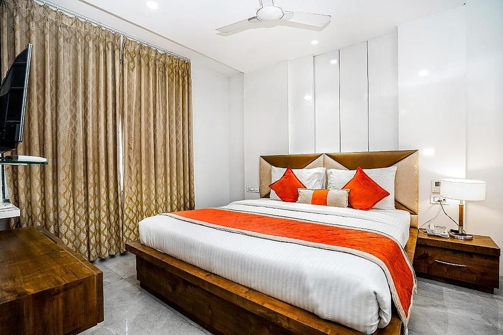 Luxe Stayz Heritage Street Deluxe Room 9