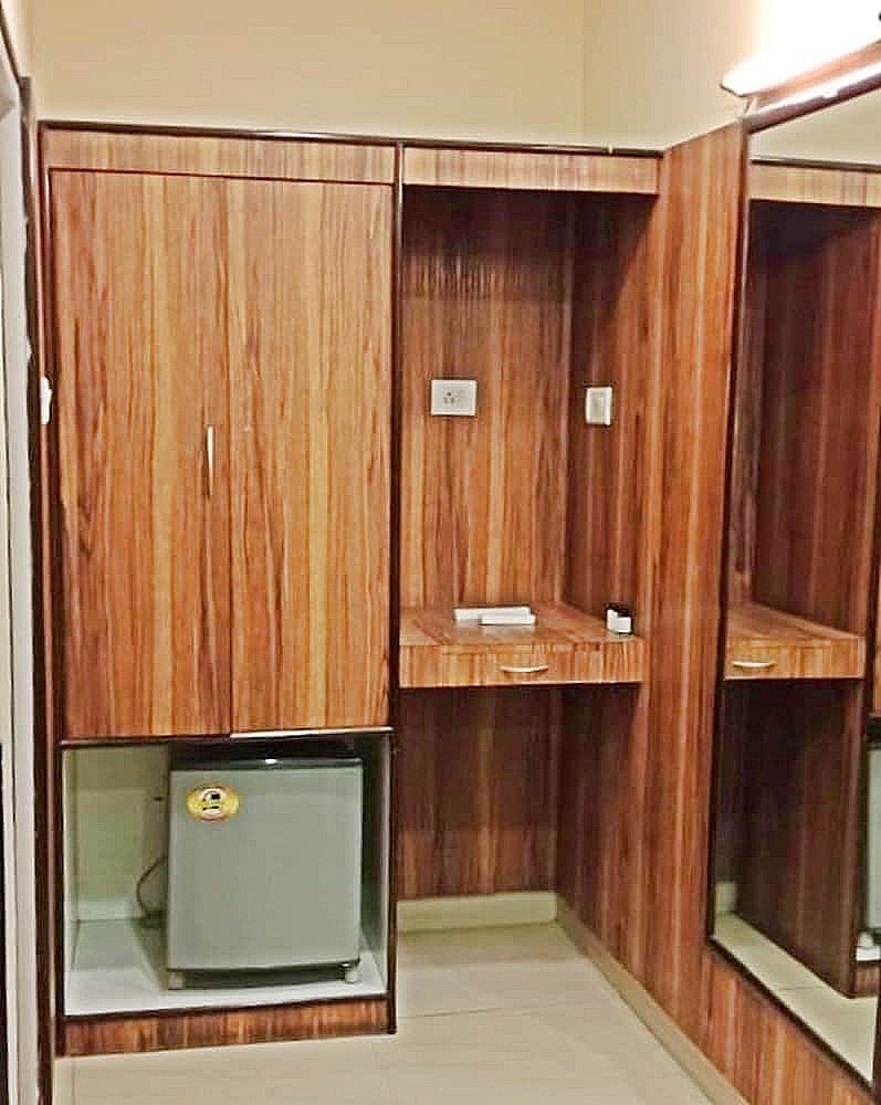 DIDI Hotel Alambagh Deluxe Room 8