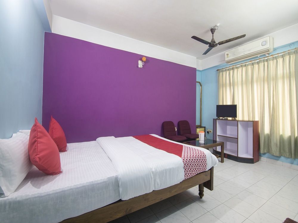 OYO 14737 LG Towers Double or Twin Room 8