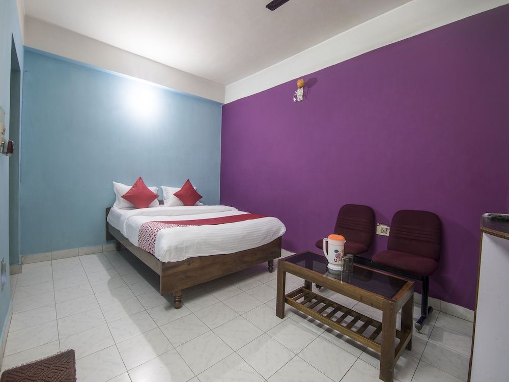 OYO 14737 LG Towers Double or Twin Room 9