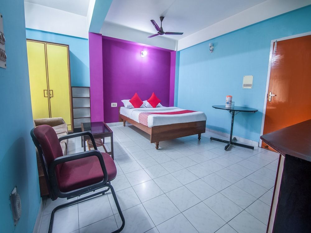 OYO 14737 LG Towers Double or Twin Room 2