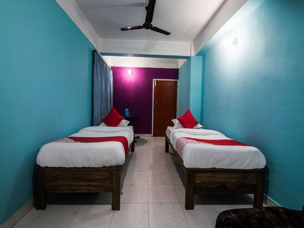 OYO 14737 LG Towers Double or Twin Room 16