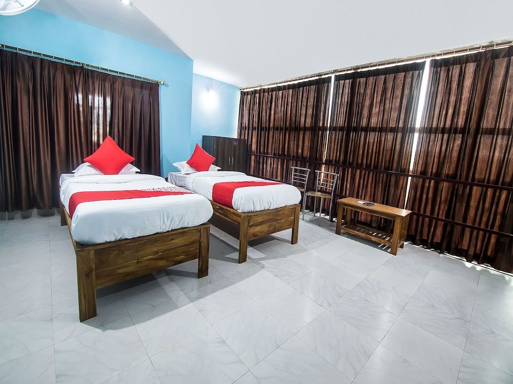 OYO 14737 LG Towers Double or Twin Room 14