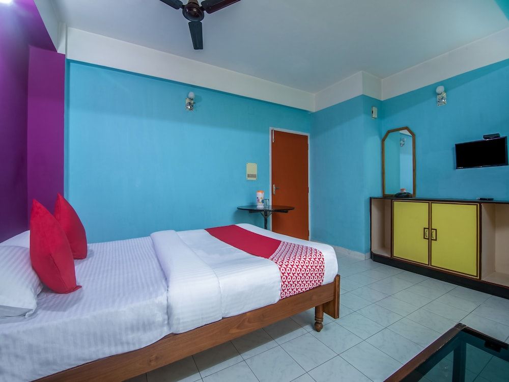 OYO 14737 LG Towers Double or Twin Room 5