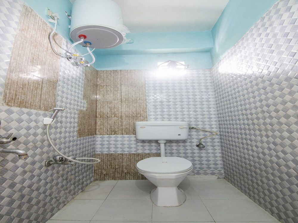 OYO 14737 LG Towers Double or Twin Room 17