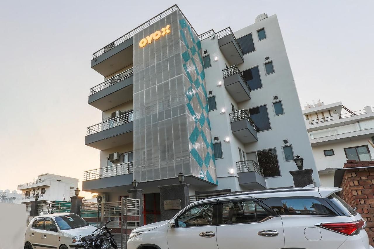 Capital O 7536 The Aurora Paradise