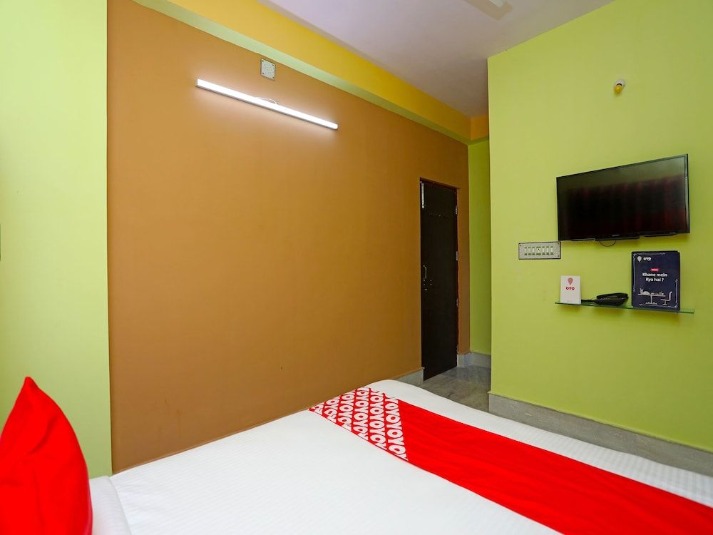 OYO 15452 City Point Saltlake Double or Twin Room 7