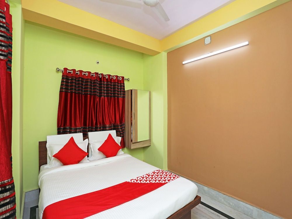 OYO 15452 City Point Saltlake Double or Twin Room 12