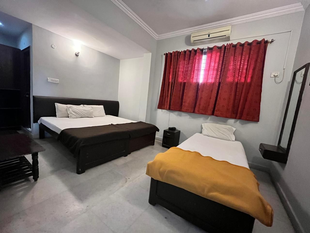 Triple - 1 Queen 1 Single