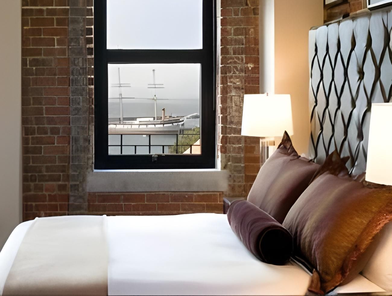 1 Bedroom Bay View Residence 1 King, Gourmet Kitchen, Living Room, Sofabed