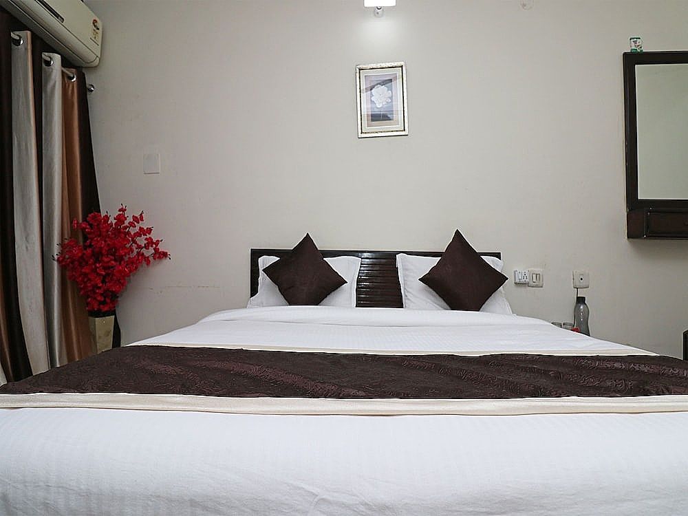 undefined OYO 23009 Hotel Maxx 7