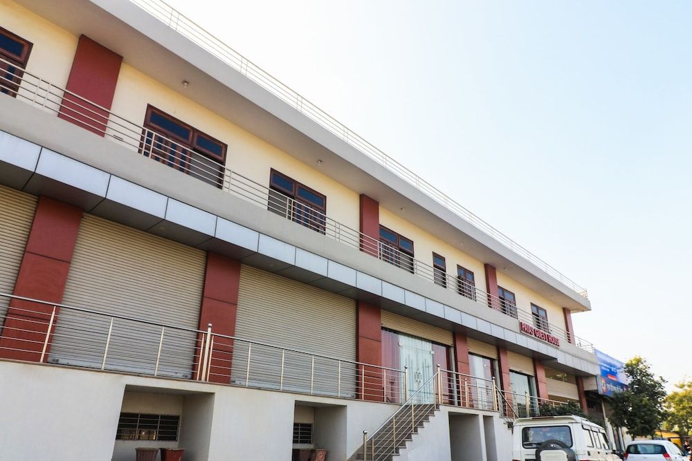 undefined OYO 24535 Hotel Payas 2