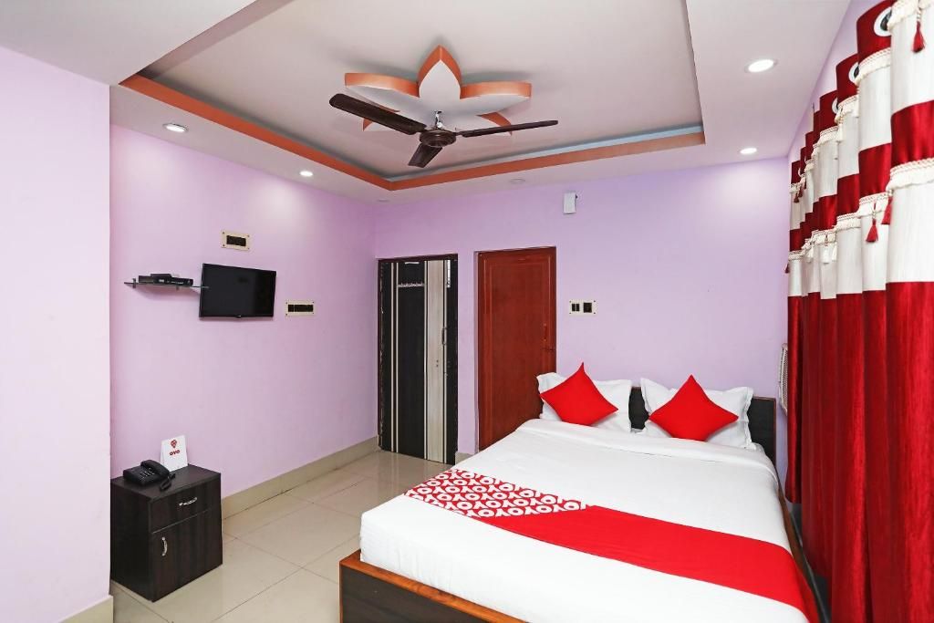 OYO 16058 Classic Inn Saver Double Room 2