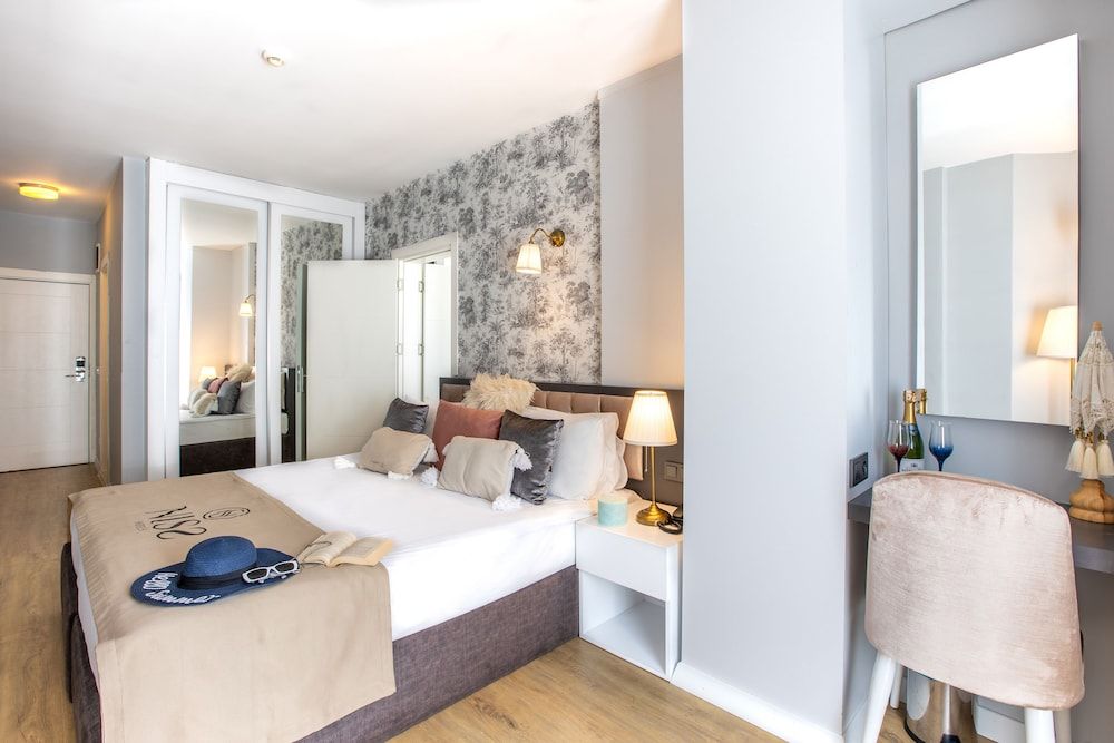 undefined Niss Lara Hotel 10