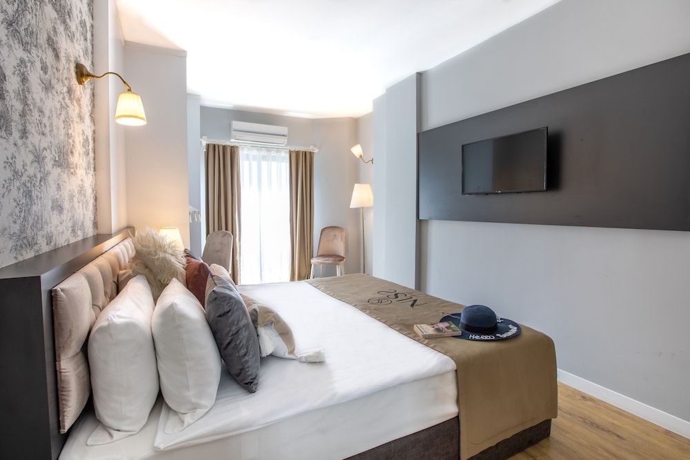 undefined Niss Lara Hotel 8
