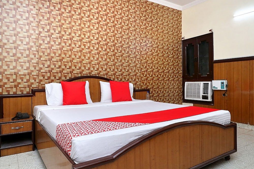 undefined OYO 24326 Ab Hotel 9