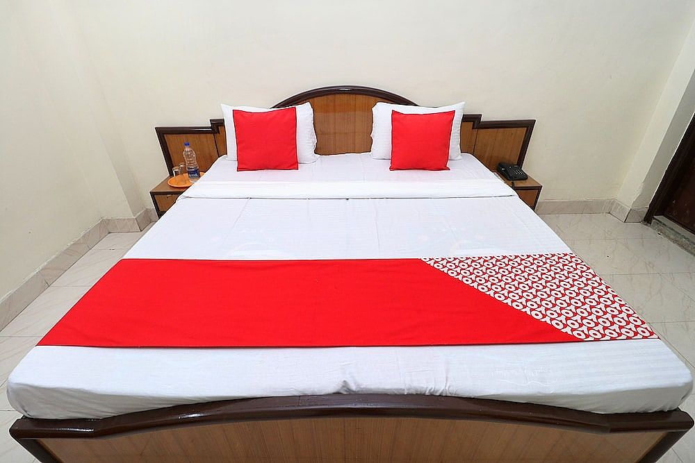 undefined OYO 24326 Ab Hotel 8