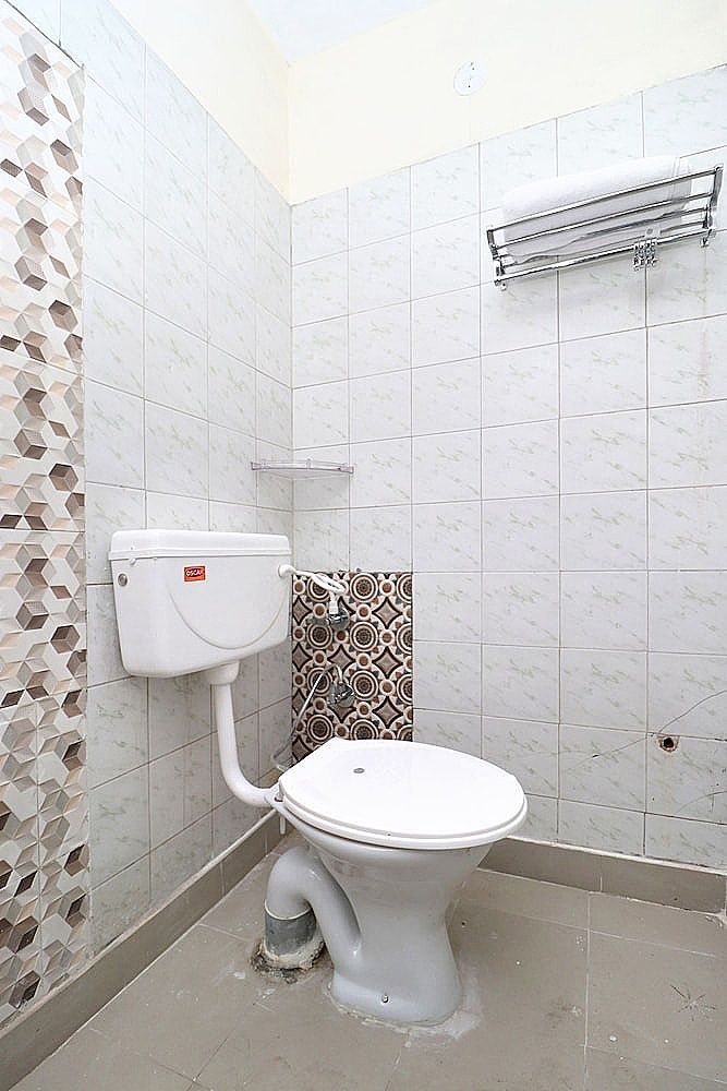 undefined OYO 24326 Ab Hotel 10