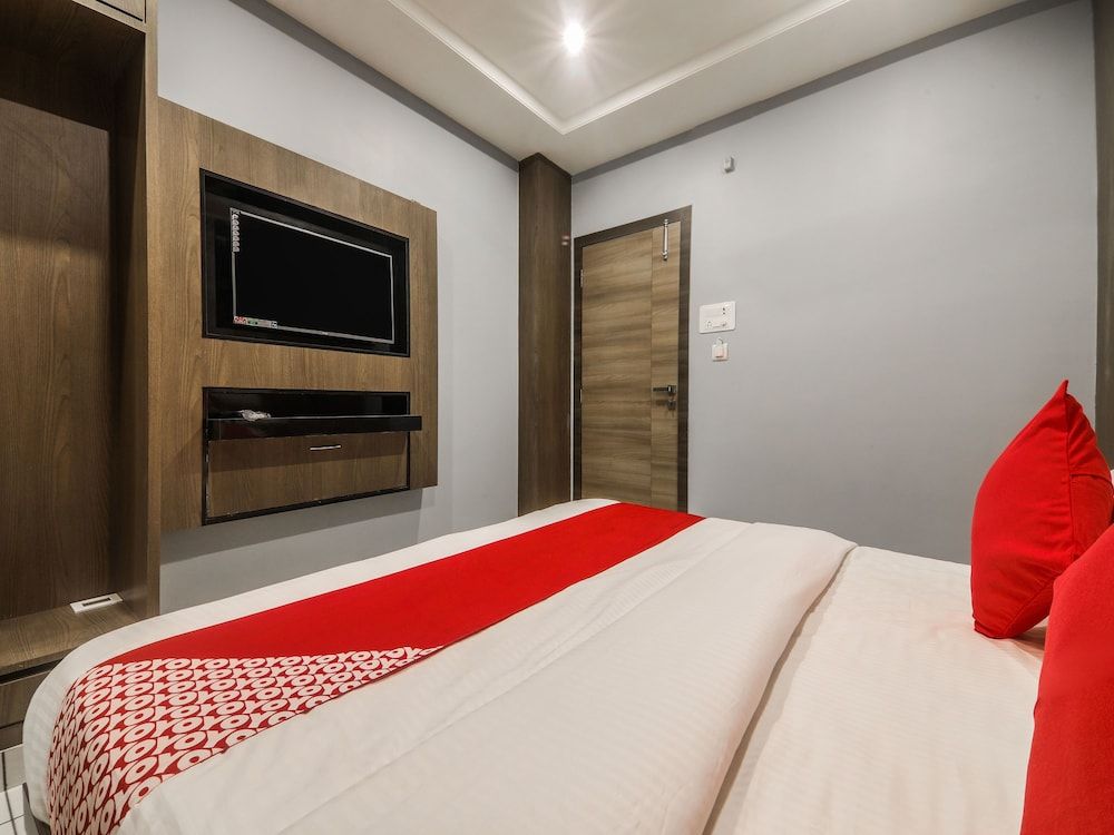 OYO 17016 Galaxy Inn Double or Twin Room 7