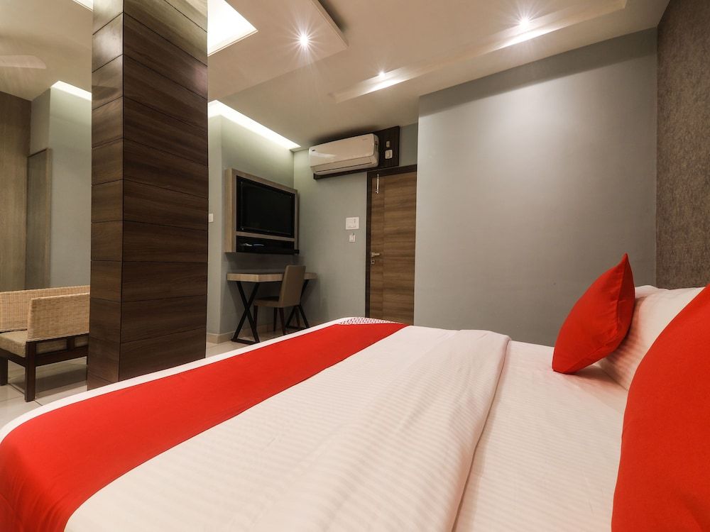 OYO 17016 Galaxy Inn Double or Twin Room 10