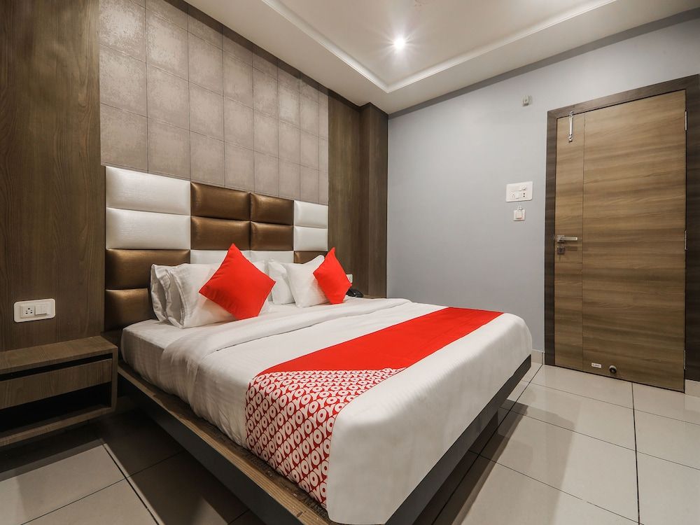 OYO 17016 Galaxy Inn Double or Twin Room 16