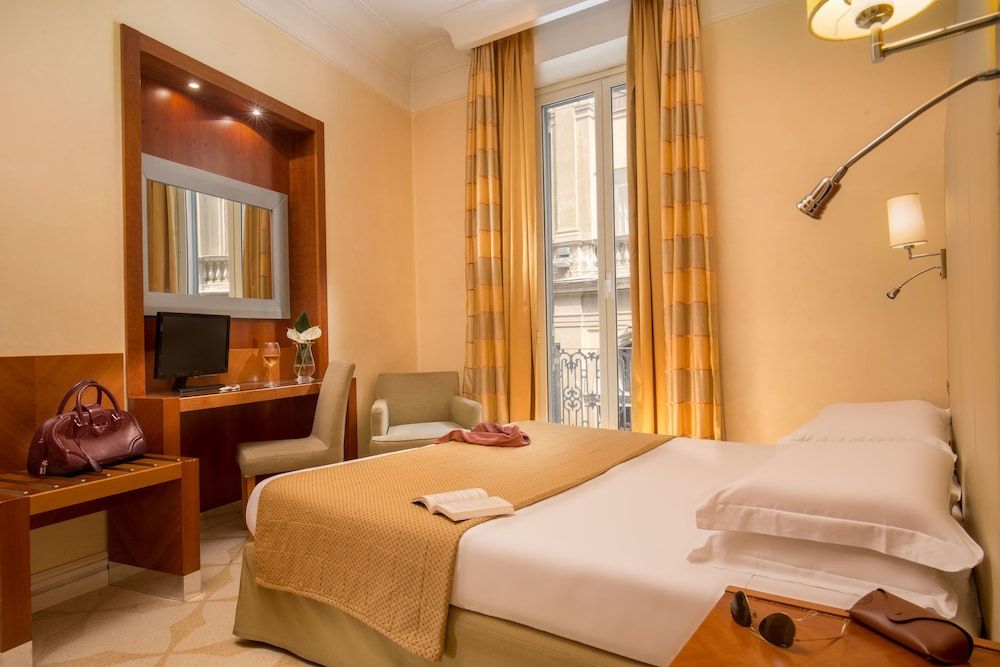 Suite Opera Rooms Standard Double Room, 1 Double or 2 Twin Beds 2