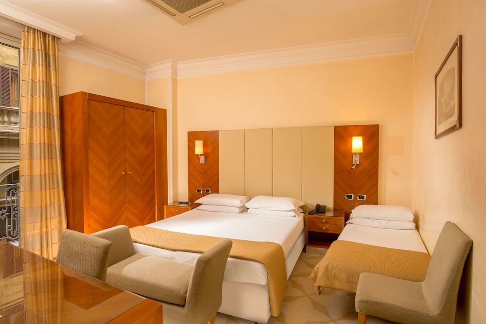 undefined Suite Opera Rooms 2