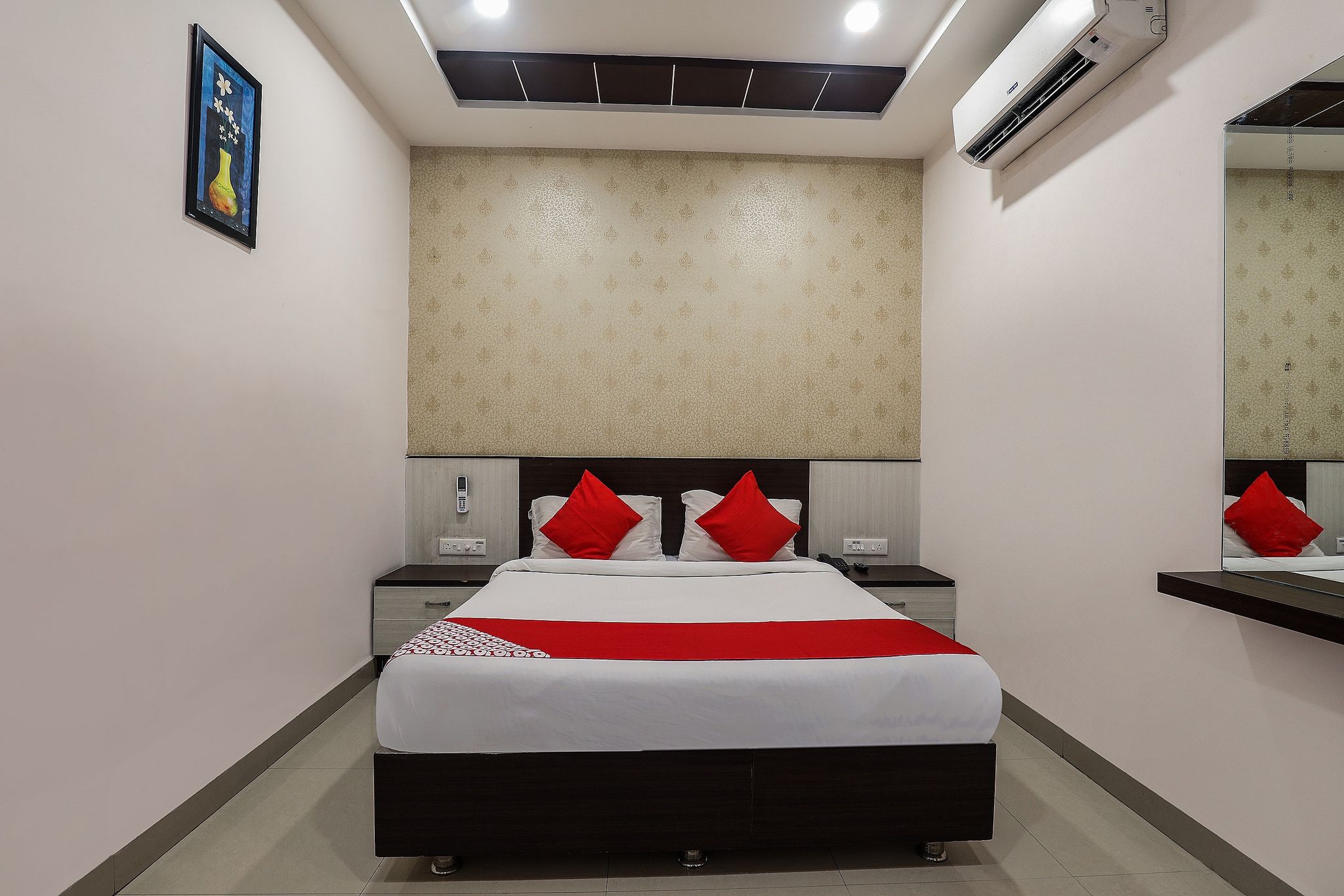 Hotel O Ssr Luxury Rooms Classic 2