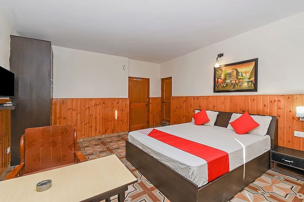 OYO 24046 The Orchid Inn Suite, 1 King Bed