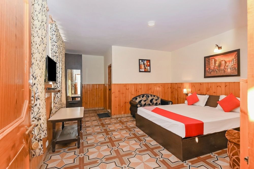 OYO 24046 The Orchid Inn Suite, 1 King Bed 4