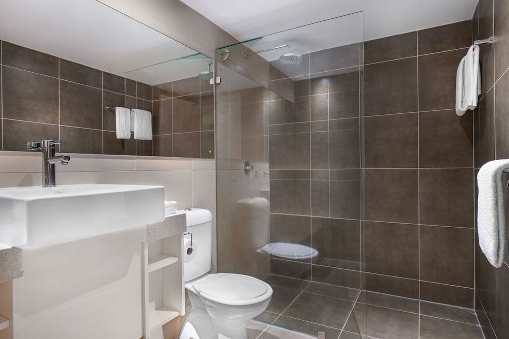 Mantra Pandanas 1 Bedroom City View Apartment 5