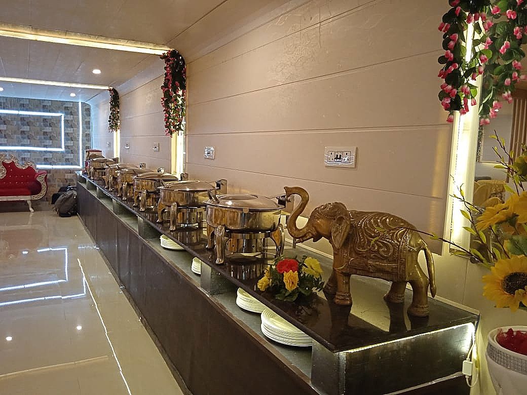 Food & Dining