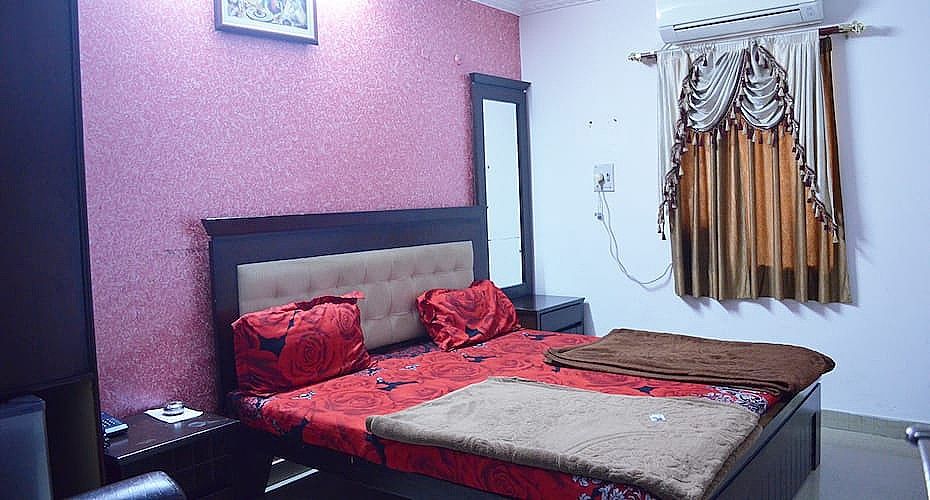 Deluxe Double Bedroom