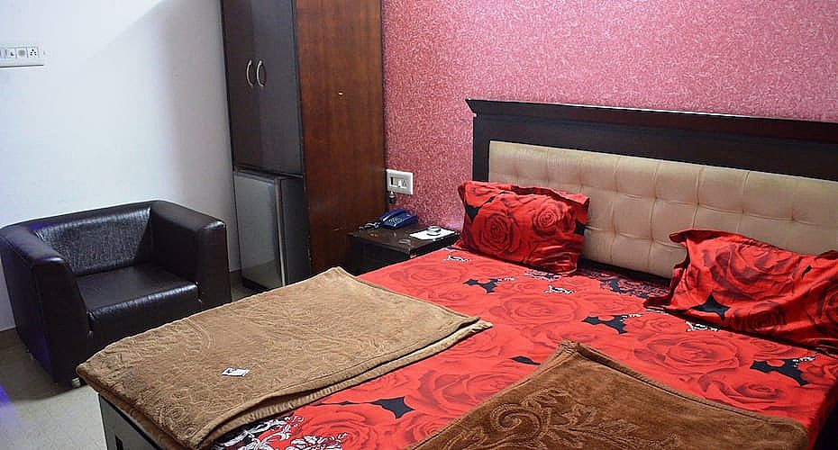 Deluxe Double Bedroom